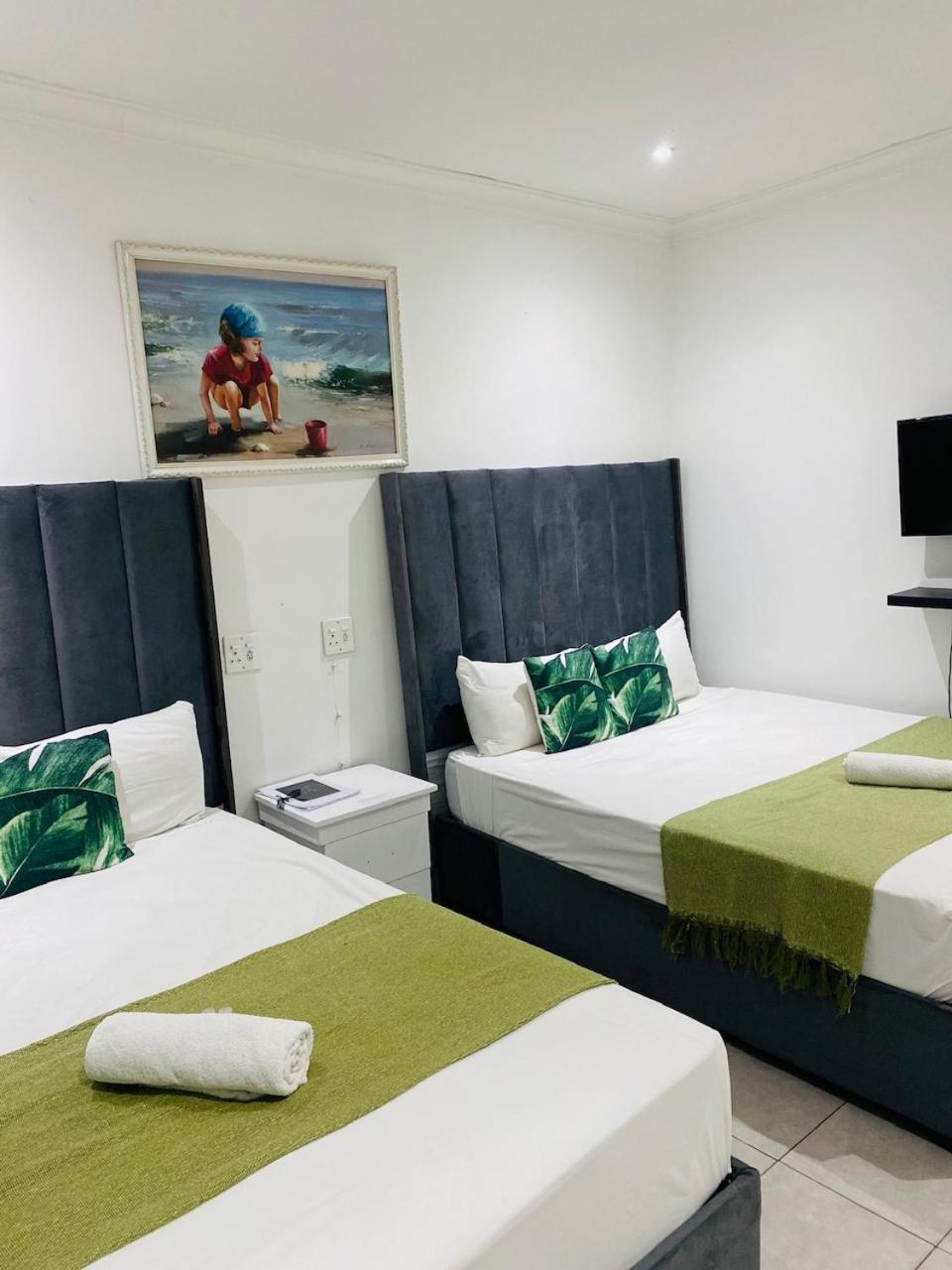 Airport Royal Guest House Kempton Park Exterior foto